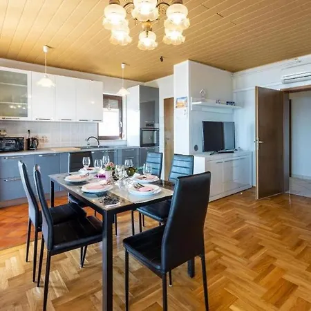 Klaudia Apartamento Dramalj